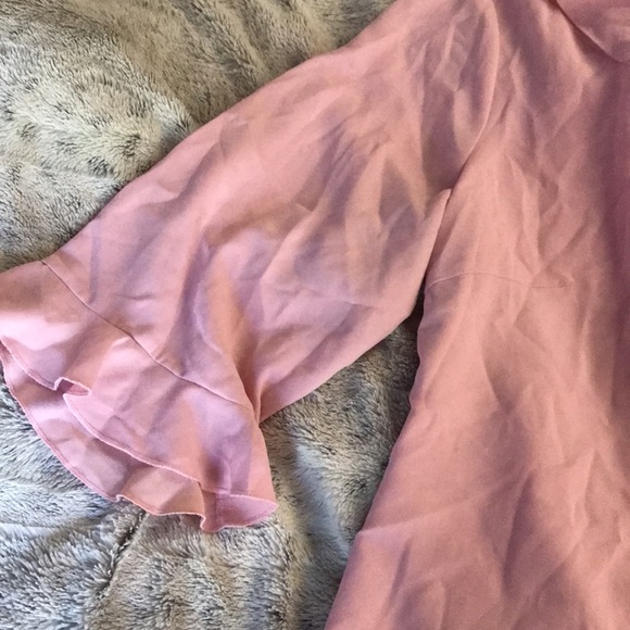 Light pink ruffle blouse 18 3/4 sleeve button up shirt fitted bust Silhouettes - Picture 2 of 7
